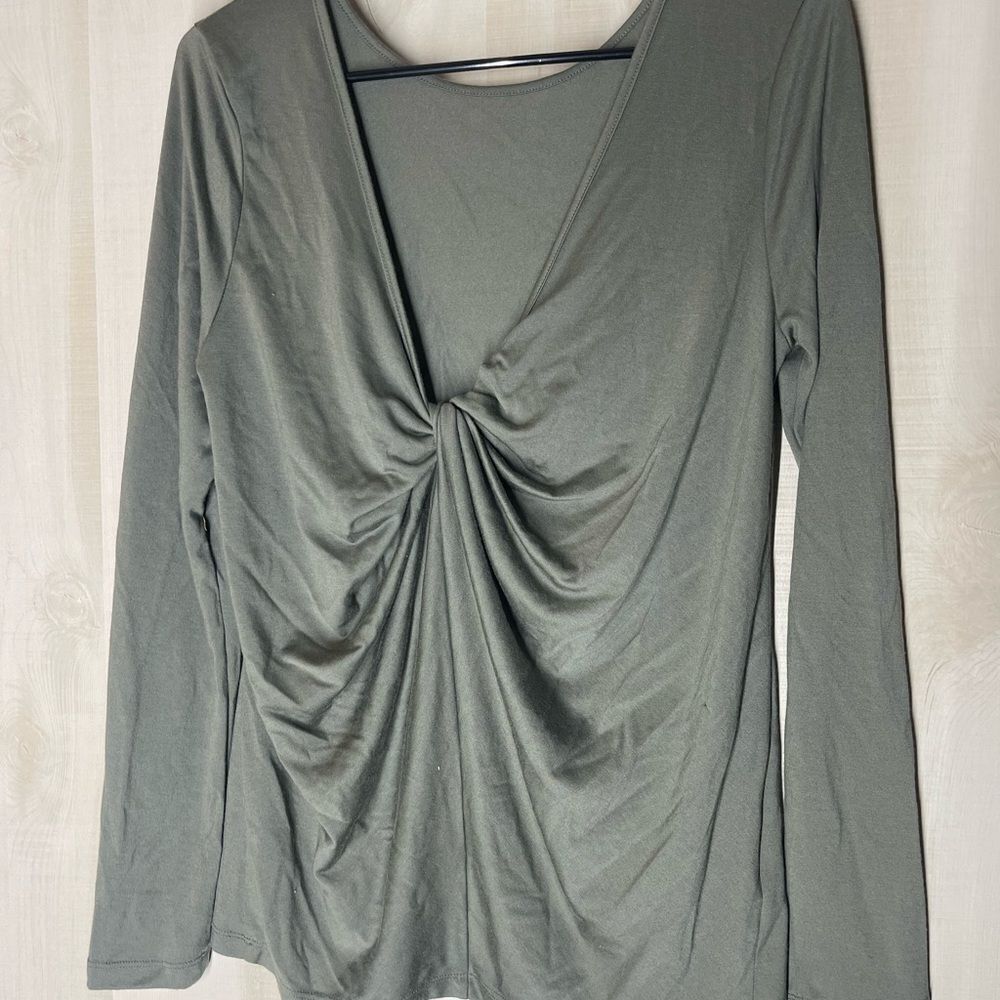 Athleta waterfall top pale green long sleeve low back‎ size medium